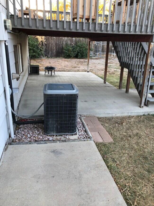 Building Photo - 21 N Briarwood Pl