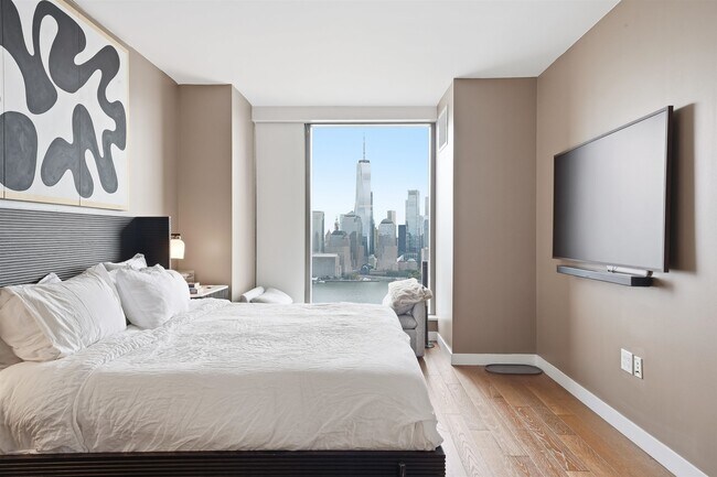 Building Photo - 99 Hudson St