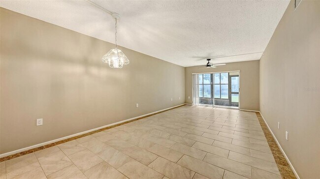 Building Photo - 2220 Stickney Point Rd