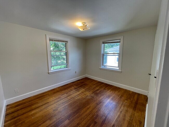 Building Photo - 36 Barstow St