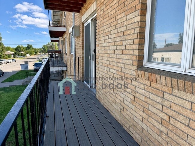 Building Photo - 1301 8th Ave S