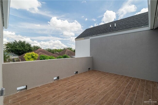 Building Photo - 17 N Crown Point