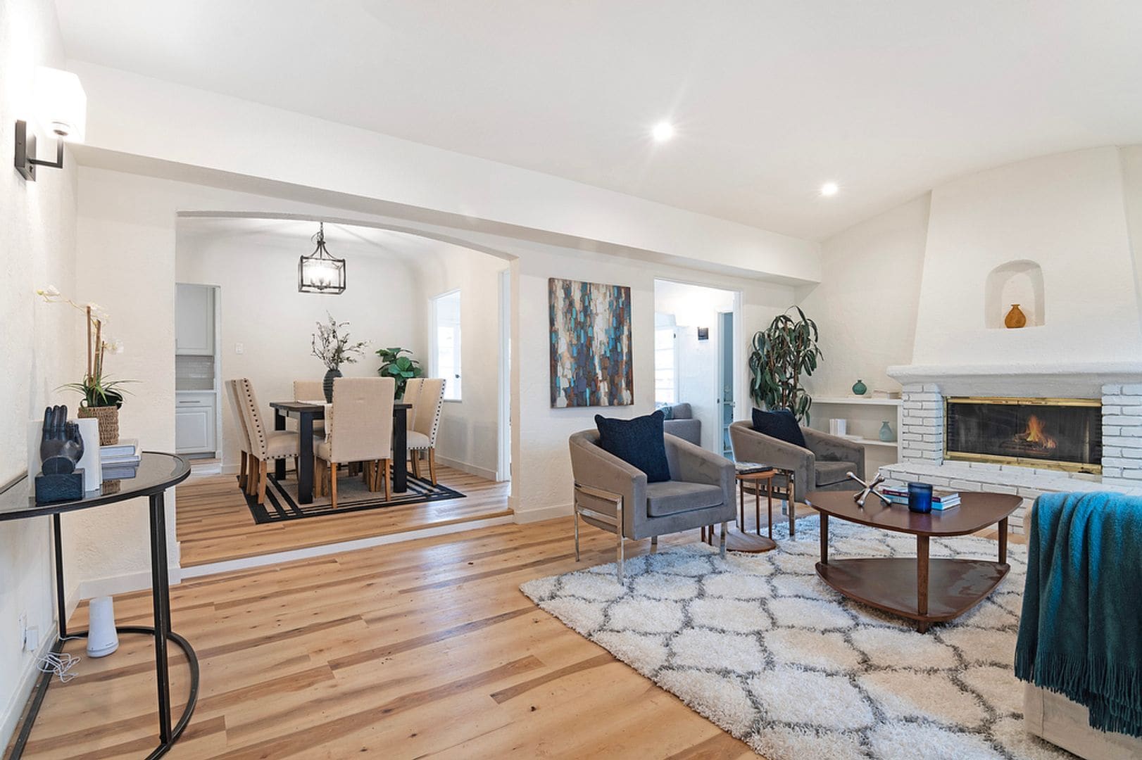 Building Photo - 15944 Hart St