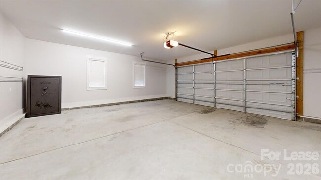 Building Photo - 5345 Christopher Rd