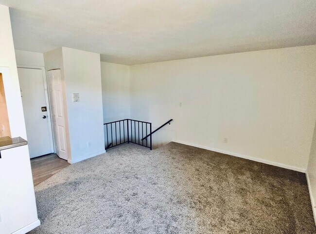 Building Photo - 3207 W Willow Knolls Dr