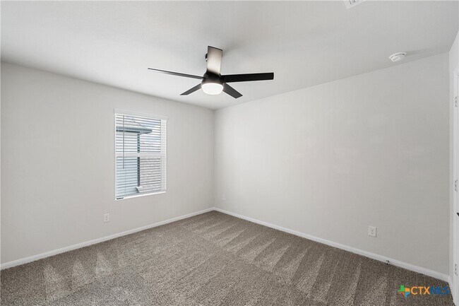 Building Photo - 209 Villars Dr