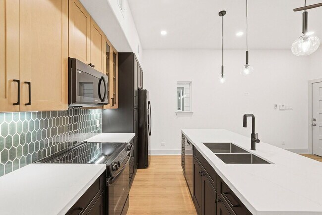 Building Photo - 9819 Turnbow St