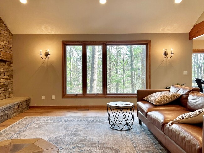 Building Photo - Sophisticated Condo Retreat on Old Mission Peninsula