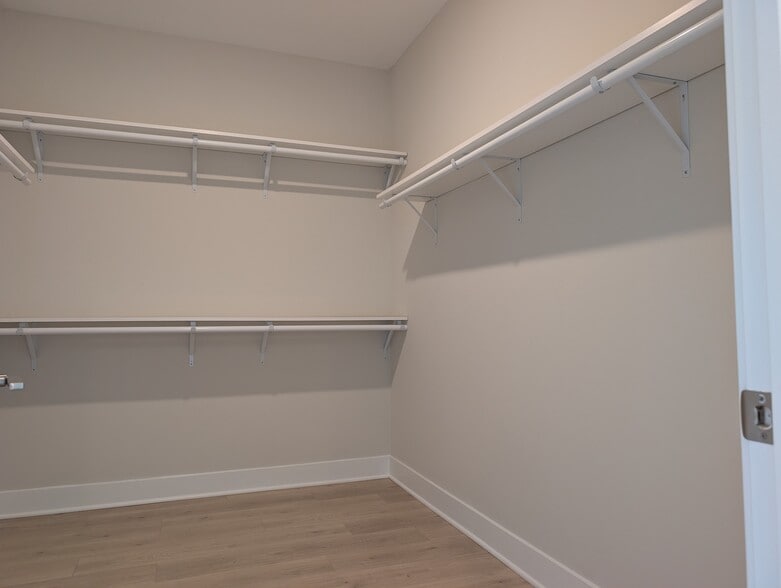 Building Photo - 3703 Jordan Dr