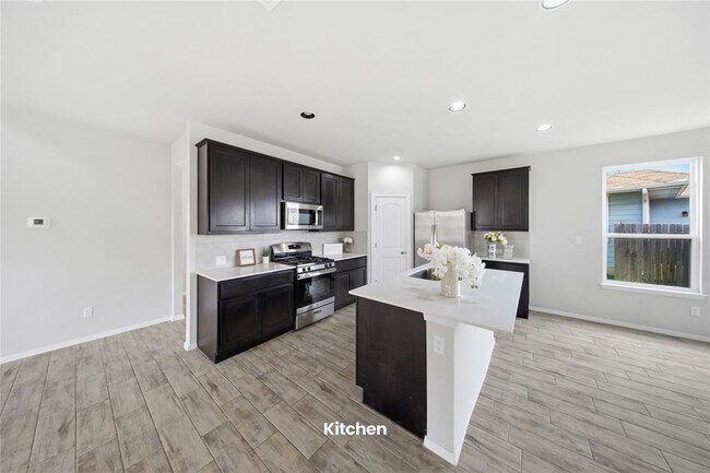 Building Photo - 123 White Dunes Dr
