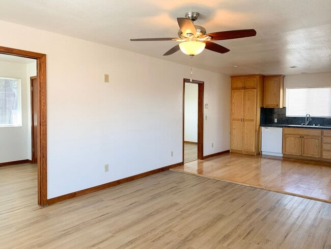 Building Photo - 1691 Albion Ct