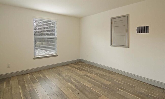 Building Photo - 311 Soward Ave