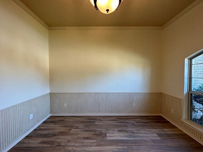 Building Photo - Coming Soon! Updated 5 Bedroom 3 Bath Home in South Tyler!
