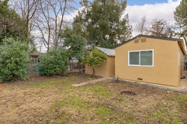 Building Photo - Charming 3 Bed 2 Bath Home in Chico!