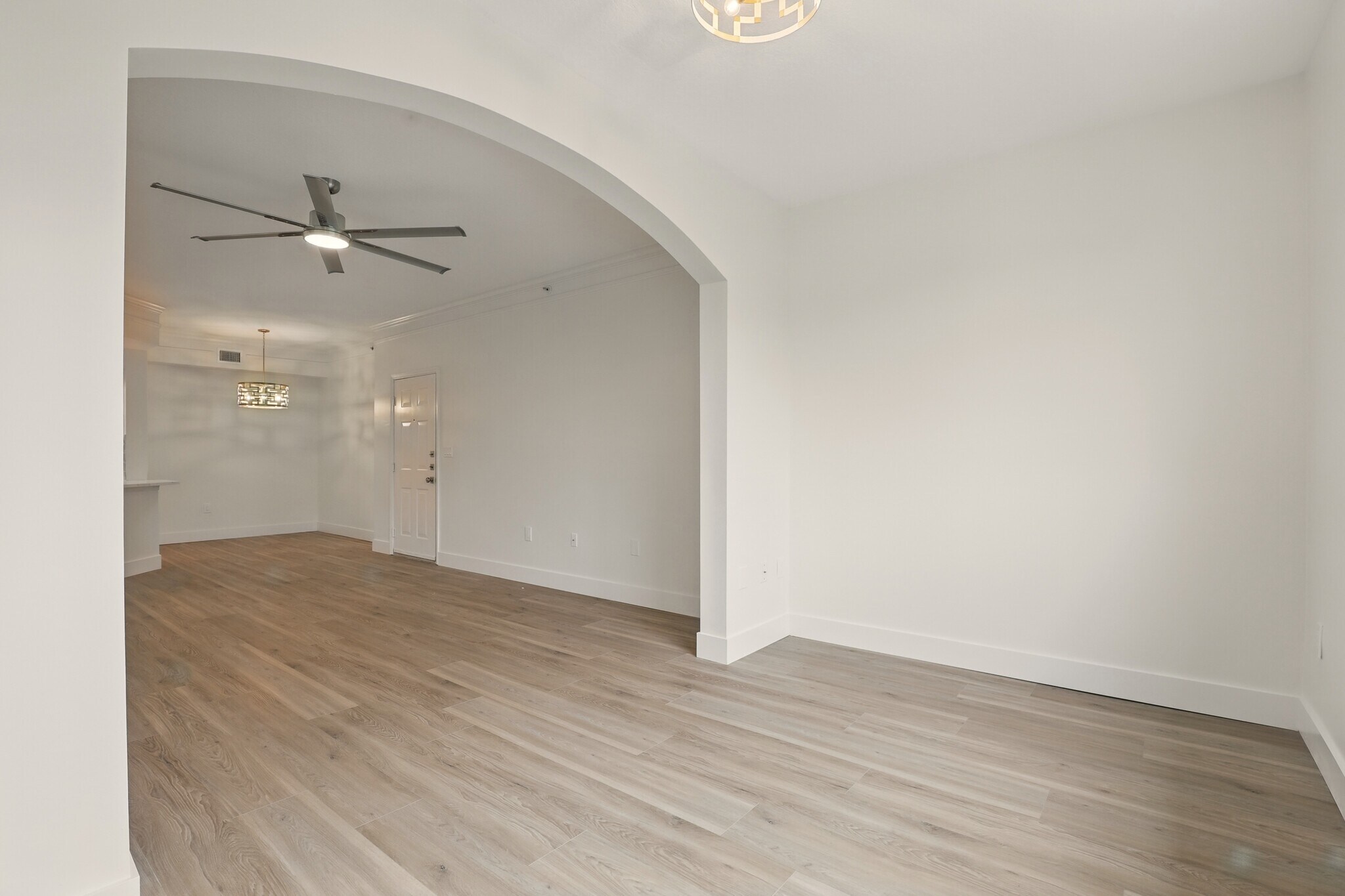 Large Sunroom/ Home Office - 9845 Baywinds Dr