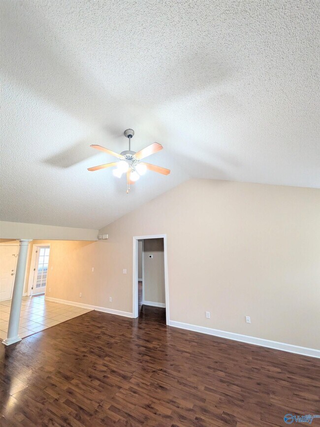 Building Photo - 102 Kilburn Cir