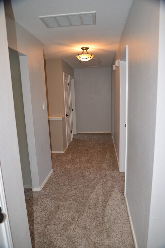 Building Photo - 11715 Oakwood Rdg