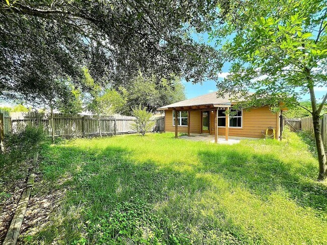 Building Photo - 3101 Barksdale Dr