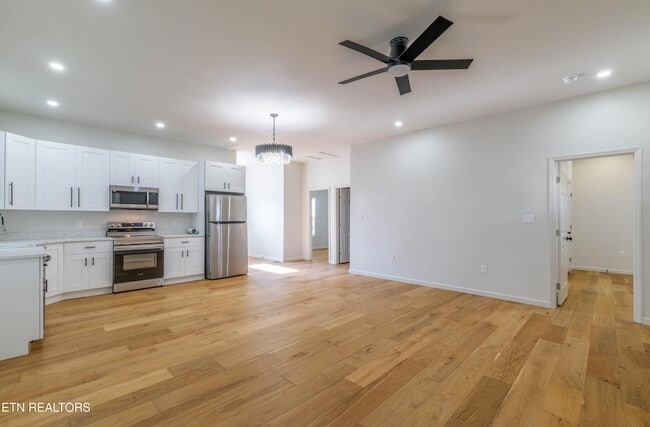 Building Photo - 1422 Beaumont Ave