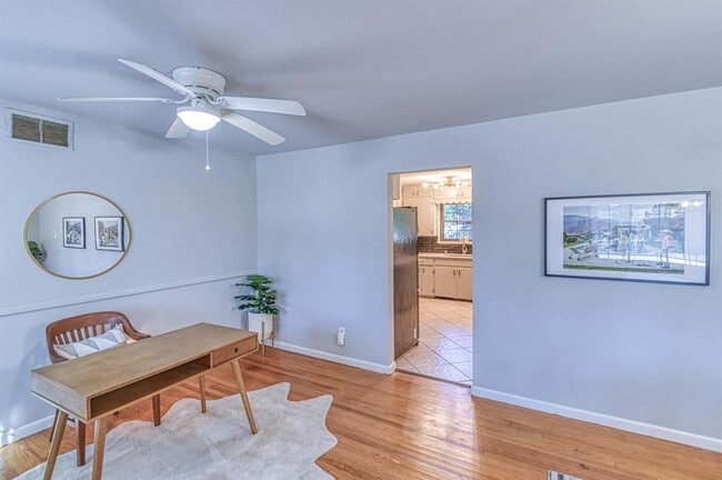 Building Photo - 1221 Cruce St