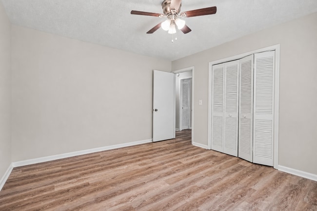 Building Photo - 2BR/1BA Duplex Conveniently Located Off Pleasant Hill & Cruse Rd!