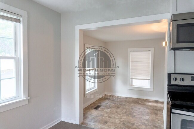 Building Photo - 414 Hayden Rd
