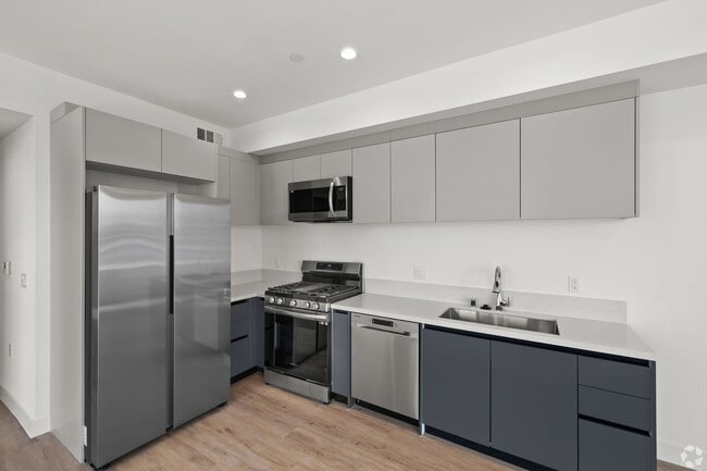 Building Photo - Large 1 bedroom - 404