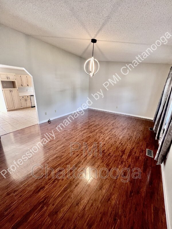 Building Photo - 7664 Walnut Hills Dr