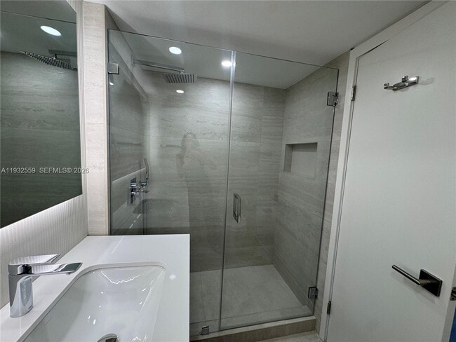 Building Photo - 18151 NE 31st Ct