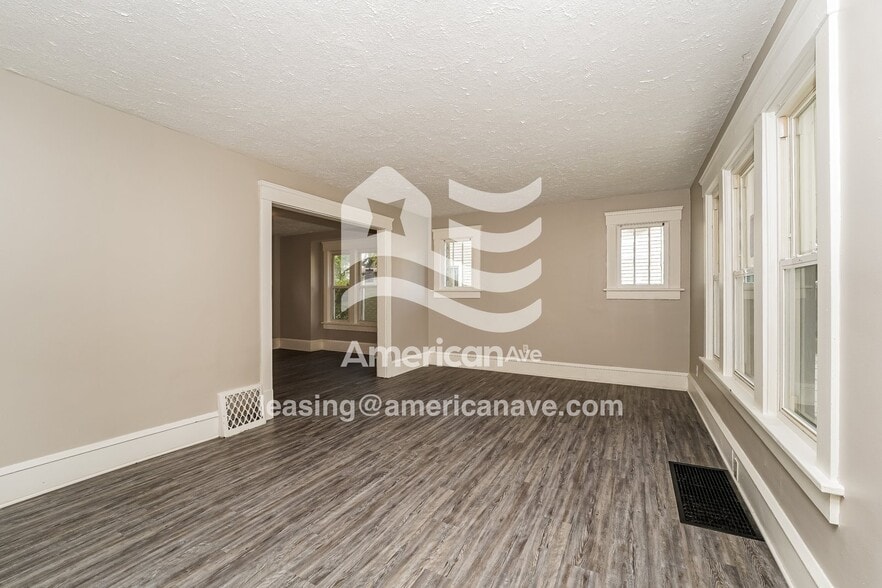 Building Photo - 1247 Hoover Pl NW