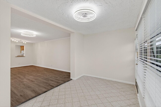 Building Photo - 26 Abbey Ln