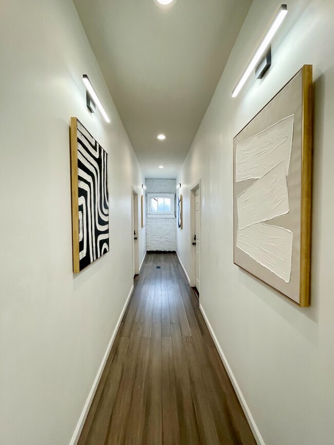 Building Photo - 2630 W Burnett Ave