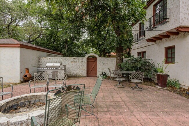 Building Photo - 2305 18th St