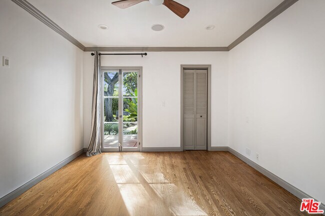 Building Photo - 1169 S Sierra Bonita Ave