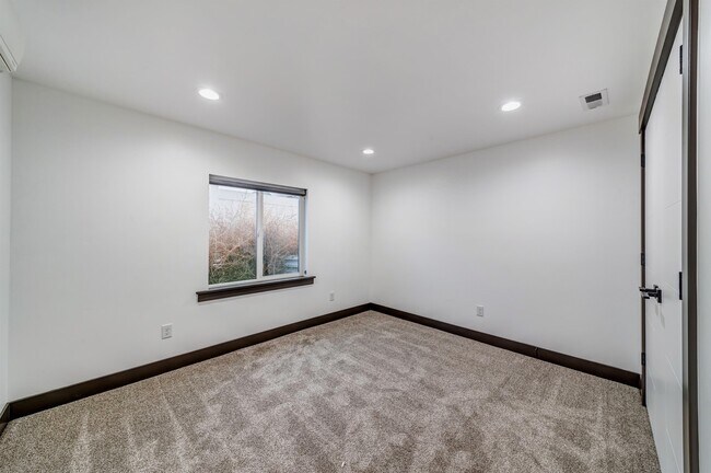 Building Photo - 2968 W Willow Bend