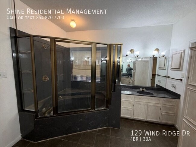 Building Photo - 129 Wind Ridge Dr