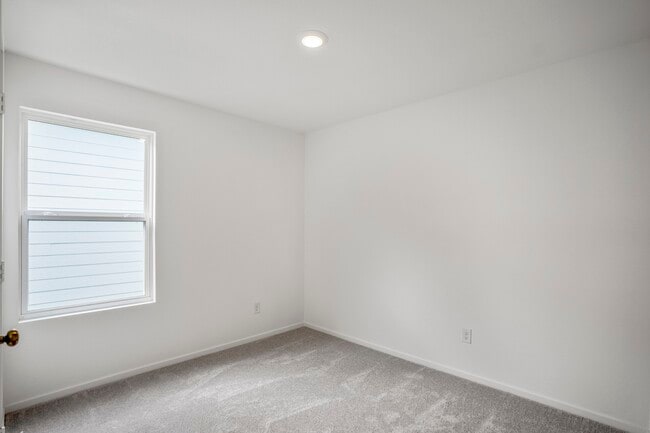 Building Photo - 21463 Carosella Dr