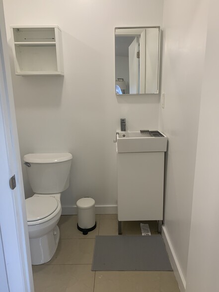 Restroom - 400 NE 110th Ter