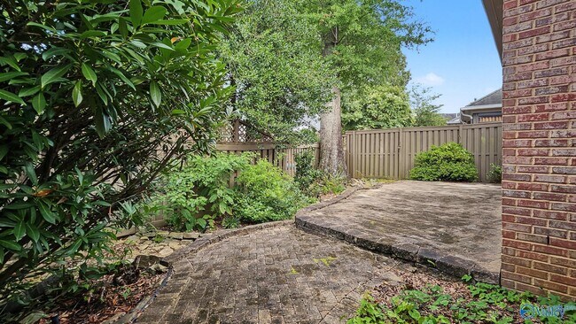 Building Photo - 141 Canterbury Dr