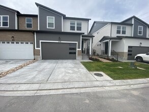 Building Photo - 279 W 660 N