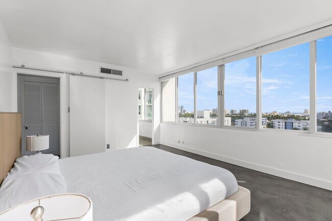 Building Photo - 1000 West Ave