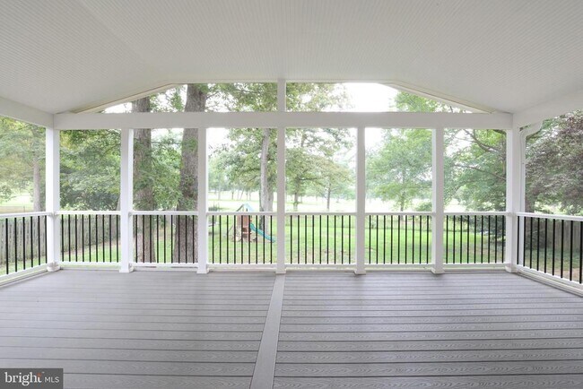 Building Photo - 9704 St Andrews Dr