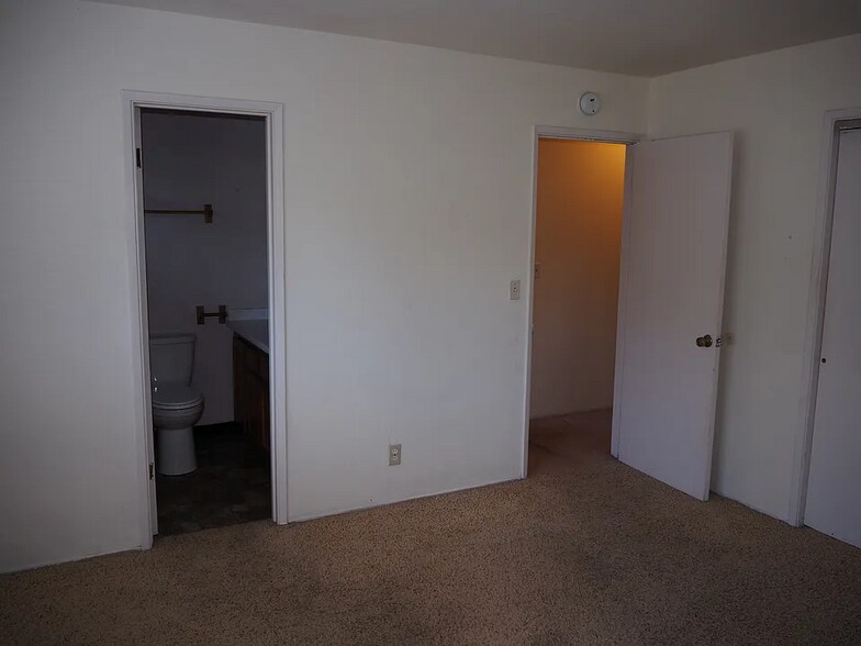 Building Photo - 15314 Tottenham Ct