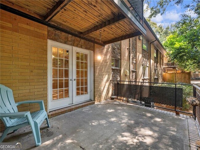 Building Photo - 115 Biscayne Dr NW