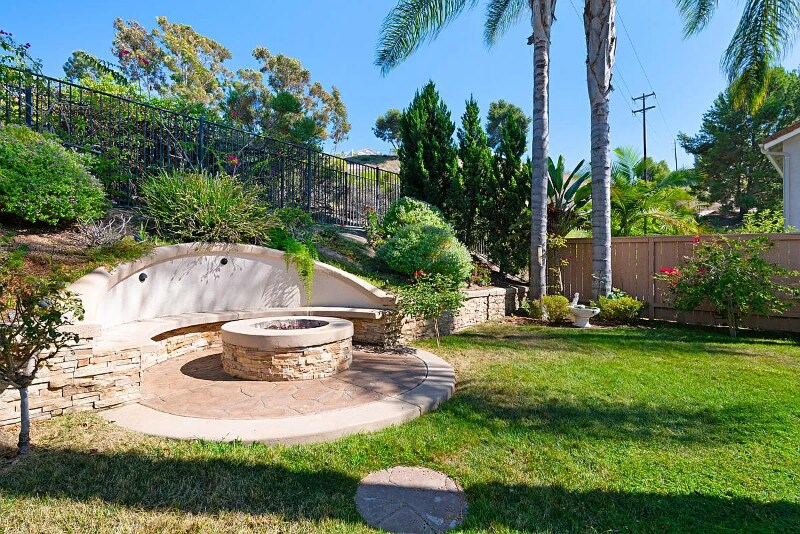 Building Photo - 302 La Soledad Way