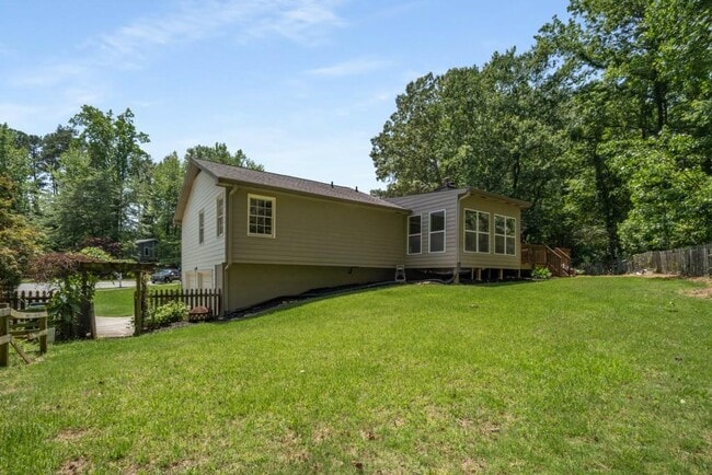 Building Photo - 2795 Bentwood Dr