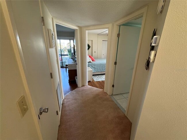 Building Photo - 17 Quails Run Blvd