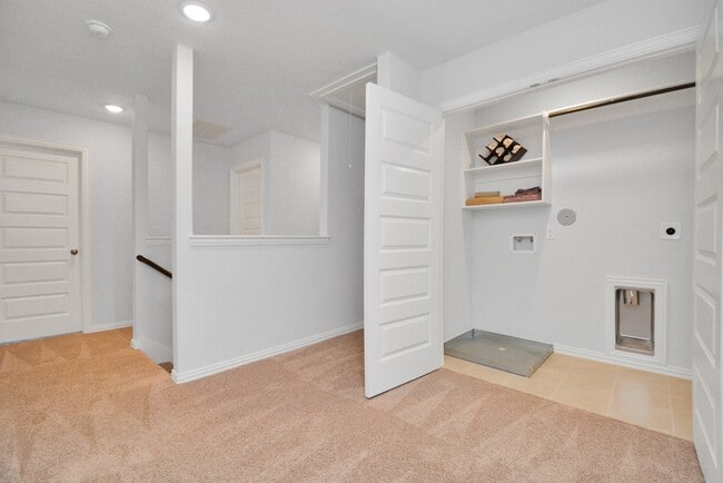 Building Photo - 27911 Western Crk Ct