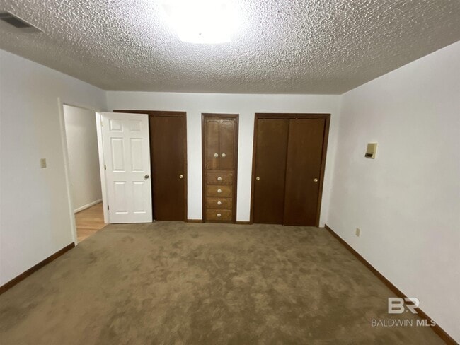 Building Photo - 22022 Nelson St