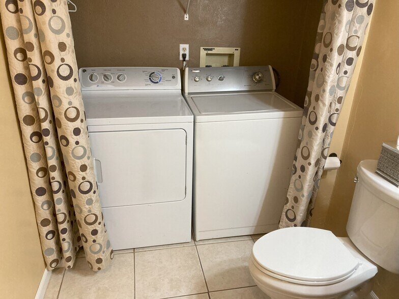Downstairs bathroom - 2033 Oak Meadow Cir